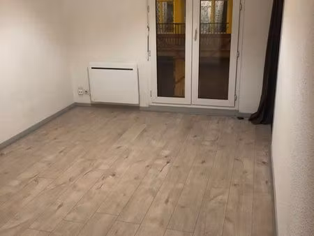 t1 bis + garage - 350 + 45 de charges - idéal pour étudiant