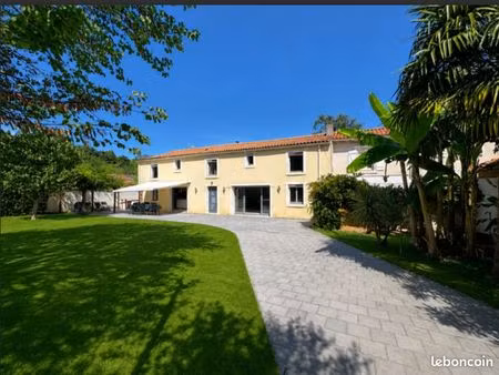 maison 6 pièces - 190m²