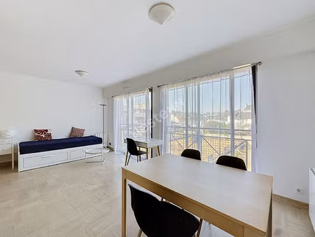 location appartement studio meublé / nantes - monselet