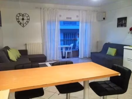 deux pièces avec grand balcon