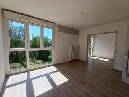 disponible!!! grand t4 lumineux / la saline / proche de la zone commerciale et à 5 mn à pi