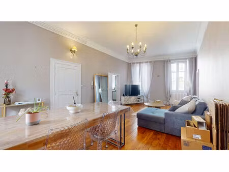 moulins - charmant appartement t3 avec place de parking