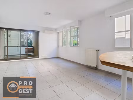 antigone grand t3 avec terrasse et garage