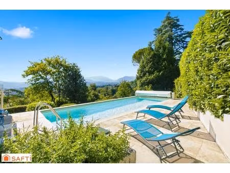 propriété de 245 m² sur une parcelle de 3 644 m² avec vue panoramique  piscine et potentie