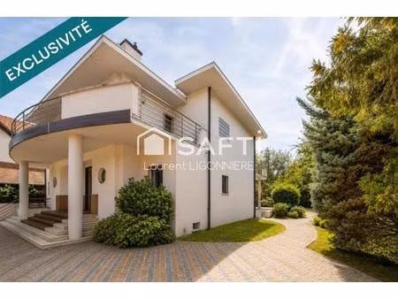 villa d'architecte avec piscine intérieure de 320 m2