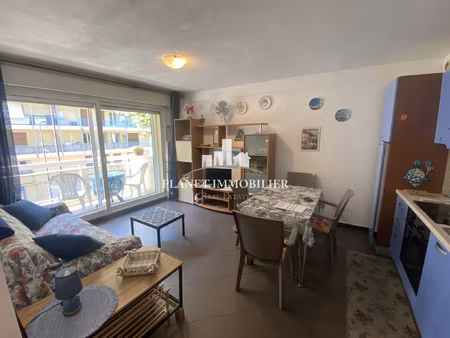 -- location meublee a l'annee juan les pins 2 pièces de 37m2
