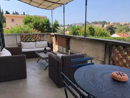 trois pièces de 68m² avec deux terrasses et parking