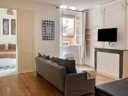 location meublée appartement 2 pièces 44 m² à bordeaux (33000)  990 €