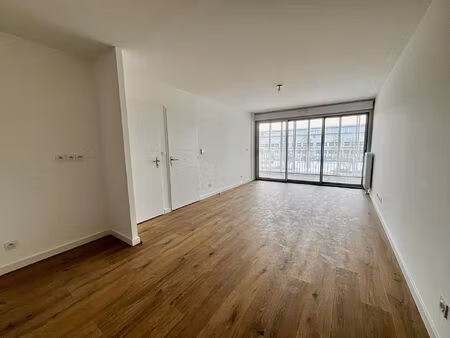 location appartement 2 pièces  51.56m²  fleury