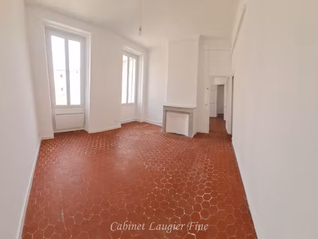 1er bd d'athènes / rue mission de france t2/3 de 47m2