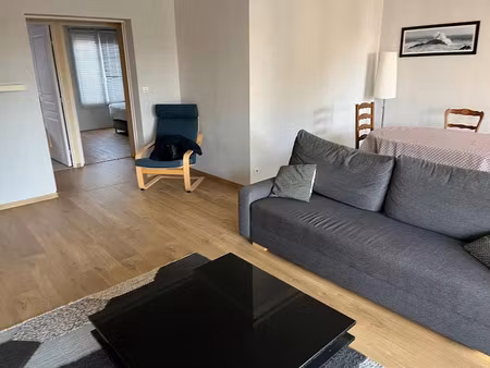 location meublée appartement 3 pièces 82 m² à nantes (44000)  990 €