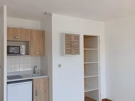 location meublée appartement 1 pièce 26 m² à rennes (35000)  569 €