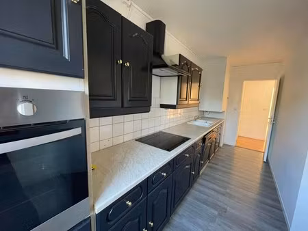 a louer - appartement f4 de 79.65m² avec balcon et place de parking - rouen