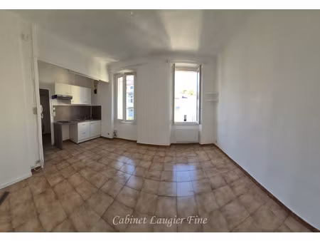 5e place jean jaures / rue de l'olivier - studio de 22m2