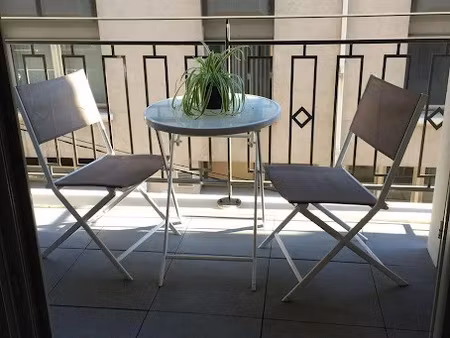 location appartement 3 pièces 54 m² à toulon (83000)  760 €