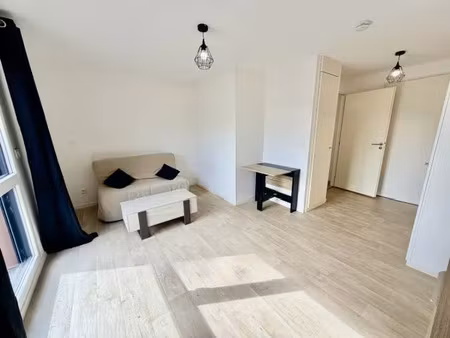 location appartement 1 pièce 22 m² à troyes (10000)