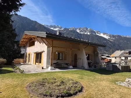 location meublée maison 5 pièces 195 m² à chamonix-mont-blanc (74400)  6 000 €