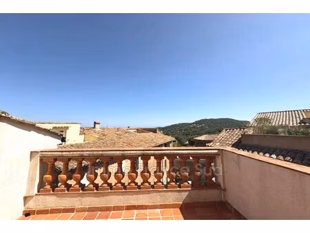 la garde-freinet  golfe de saint-tropez  maison de village pro