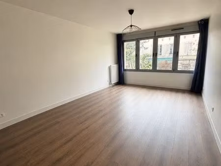 appartement 2 pièces 47 m² – balcon – immeuble récent – centre-ville bagnolet