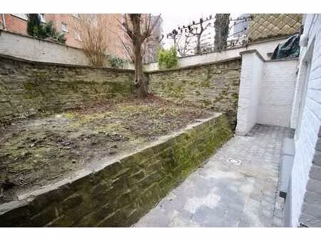 bascule/louise. studio rénové avec coin jardin/cour