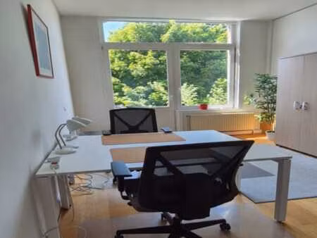 bureau meublé près du parc du cinquantenaire et des institut