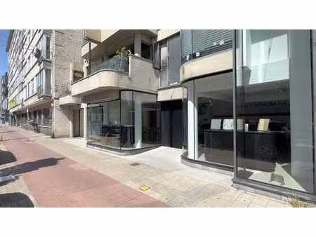 rez-de-chaussée commercial à louer le long de la n9 à ledeb