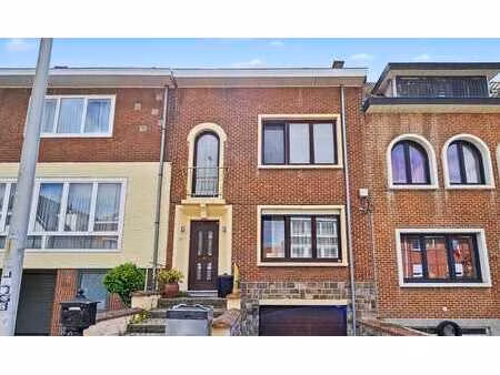 merveilleuse maison 3 chambres avec garage et jardin sur-est