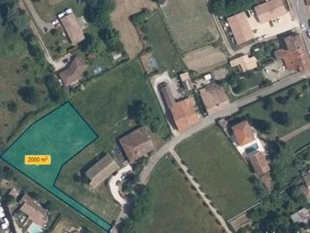 terrain constructible plat 2200m2 proche à pied de commodités