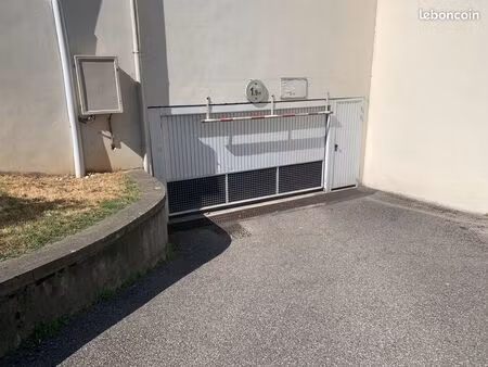 vente garage fermé