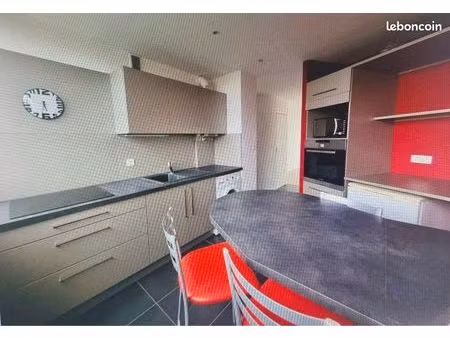 t3 rénové deux balcons solaure