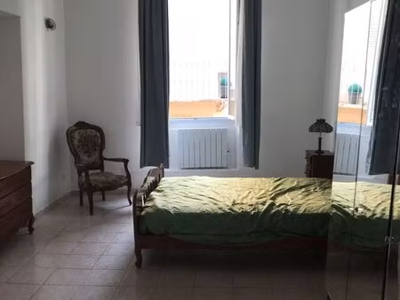 spacieux t2 de 65 m² – 1er étage – centre-ville d’apt (luberon)