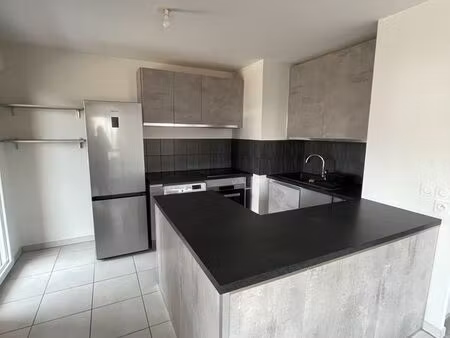 location t2 la ravoire + terrasse + garage individuel