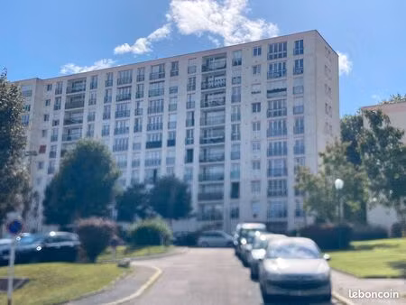 loue f3 dans résidence calme  à 2 mn autoroute rouen/dieppe/le havre. près école  arrêt bu