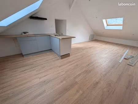 appartement t2 entièrement rénové 37m2 (sous combles)