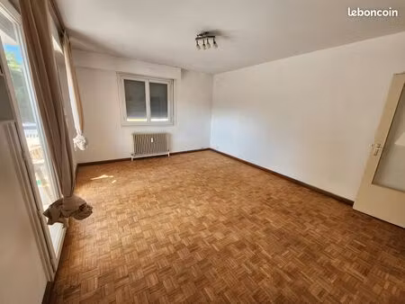 à louer – f1 meublé 31 m² avec grand balcon – hyper centre de ferney-voltaire