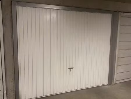 garage / box 1 véhicule dans résidence sécurisée