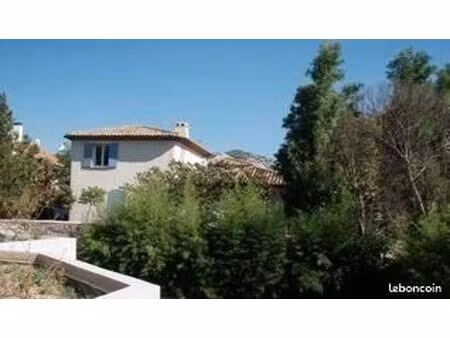 studio 1 pièce 30 m²