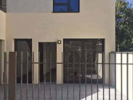 à louer – t2 avec terrasse et garage – résidence quintessence – caluire-et-cuire
