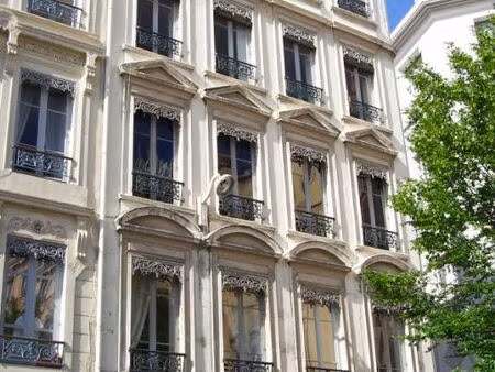 f2 - 6 place ampere 69002 lyon