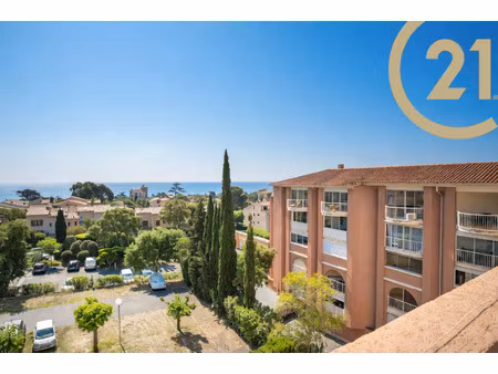 appartement 2 pièces avec balcon et vue mer à 200 m de la