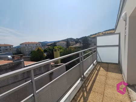 studio dans résidence étudiante sécurisée avec balcon et sta