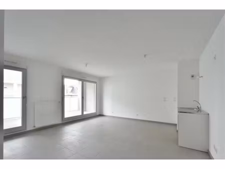 location appartement 3 pièces 59.93 m² à villefranche-sur-saone (69400)  827 €