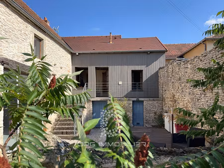 maison de caractère avec suite parentale et dépendances entr