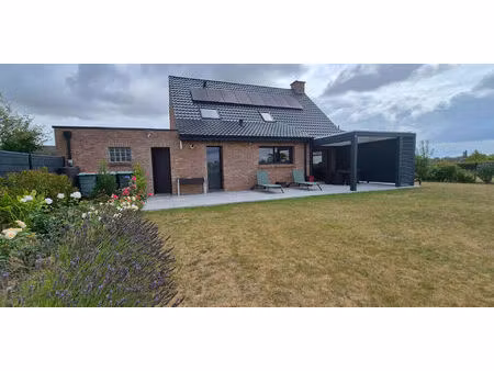 contemporaine individuelle en brique semi plain pied de 2020