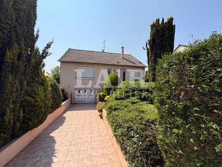 maison 3 chambres avec sous-sol complet et jardin à saint-aubin-de-locquenay réf:15515