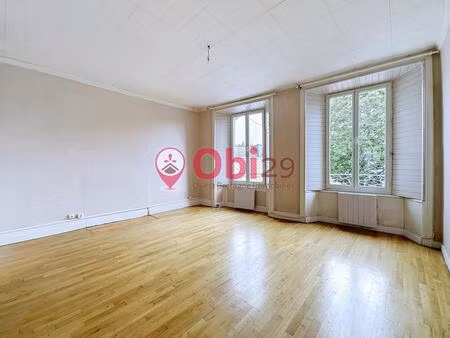 appartement t4 de 100 m² – centre-ville de châteaulin
