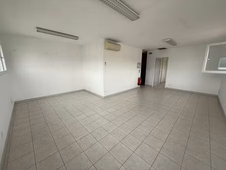 location bureaux  120.00m²  carcassonne