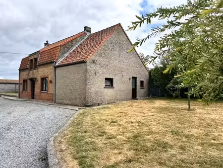 charmante maison 4 façades avec jardin.