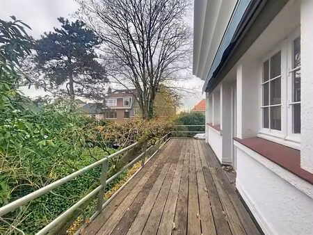 villa 3 façades dans quartier calme