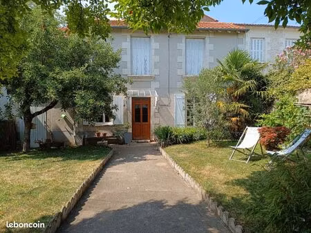 maison de charme en pierre avec jardin aux portes de poitiers